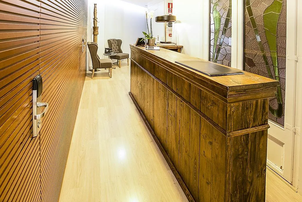 *** Bed & Breakfast The 8 Boutique B&B Barcelona Spain